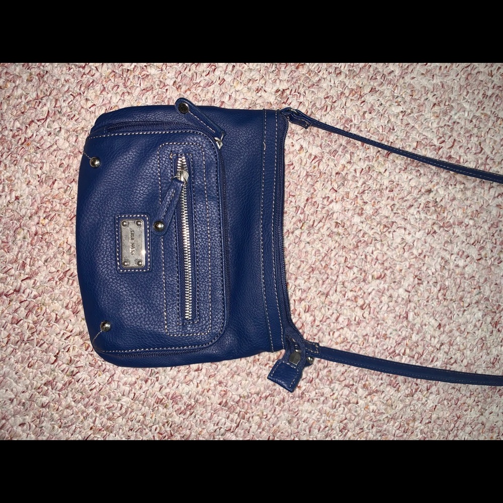 NWOT Nine West navy crossbody